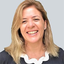 Andrea Camaz Deslandes
